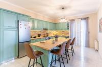Oasis Luxury Residence Near Marina & Port - Bed and Breakfast Piraeus