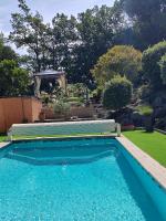 Douceur du Sud , villa privée avec piscine et jacuzzi pour se détendre - Bed and Breakfast Saint-André-d'Olérargues