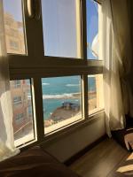 شقة فندقية راقية ڤيو البحر بميامي الاسكندرية A unique sea view apartment in Miami, Alexandria - B&B Alessandria d'Egitto