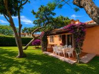 Sea View Three-Bedroom House 50m from the Beach 2 - B&B Baja Sardinia