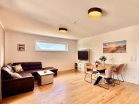 Appartamento con 2 Camere da Letto e Vista Lago