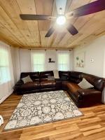 Classic One-Bedroom Apartment with King Bed