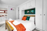 Bromley Orpington Sleeps9 Parking - B&B Orpington