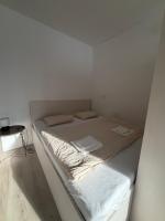 Stein apartment in City Center with Private Garage Parking - Ferienwohnung Bratislava