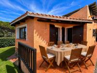 Sea View Three-Bedroom House 50m from the Beach 3 - Bed and Breakfast Baja Sardinia