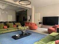 The Glowgauer - Spacious 9 Bedroom Apartment - B&B Berlín