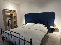 Doppelzimmer mit Balkon und Meerblick