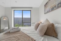 Luxury High-end Flat with Pool Table and Balcony - B&B London