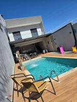Sobrado novo e lindo com piscina - B&B São José dos Campos