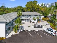 Ocean Blvd Two Doubles Suite with Kitchenette - Bed and Breakfast Fort Lauderdale