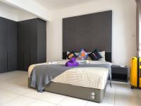 The Garden Stylish Couple Retreat W Balcony By STAY - Bed and Breakfast Sikait
