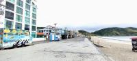 Pé na areia na Prainha, piscina, ar e cozinha completa - B&B Arraial do Cabo