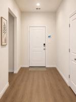 New Luxury King Suite Private Bath 2 Walk-In Closets Fast WiFi - B&B Anna