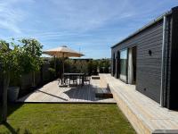 Charming Newly Built Cottage 300 M From Beach - Chambres d'hôtes Karrebæksminde
