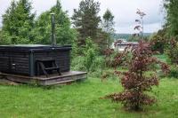 Modern cabin by Lake Lyseren with large private grounds - Bed and Breakfast Spydeberg