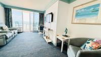 Steps to the Shore, Dreamy Oceanfront Condo Daytona Beach - Ferienwohnung Daytona Beach