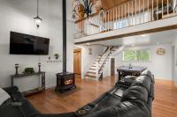 Lakeside Retreat- Charming 5 Bedroom with Kayaks - B&B Wasilla