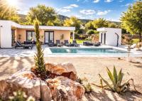 Luxury Villa Lea with Swimming Pool, Sauna & Jacuzzi - B&B Grude