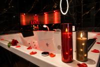SPICY LOVE Suite Prestige Vue Mer Jacuzzi Privatif, Piscine et Cheminée - Chambres d'hôtes Villeneuve-Loubet