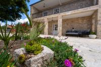 Villa Tia - private Oasis with large pool - Chambres d'hôtes Gornje Ceranje