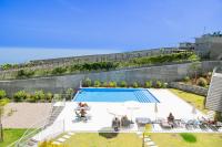 Modern Seaview Apt with Pool, 15 mins walk from beach - Bed and Breakfast Câmara de Lobos