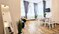 HolidayHomePL Centrum KOL1U2 apartament z osobną sypialnią - B&B Międzyzdroje