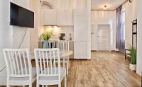 HolidayHomePL Centrum KOL1U2 apartament z osobną sypialnią - Chambres d'hôtes Międzyzdroje
