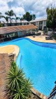 Mandurah Coastal Studio - Pool Outlook - B&B Mandurah