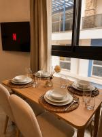 Deluxe One-Bedroom Apartment