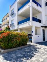 Cosy new apartment near the sea - B&B Grebaštica
