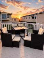 The Willow Caravan Cliff Top Coastal Retreat at Eyemouth Holiday Park Sleeps 6 Near Beach - Ferienwohnung Eyemouth