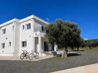 Brand New Sea-View Villa in Olive Orchard by Capt St George Resort - Ferienwohnung Pégeia