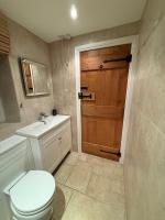 Countryside escape with hot tub & open fire - B&B Brístol
