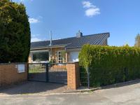 Modernes großes Haus 125qm bei Hamburg - Familien, Gruppen & Business, WiFi 100Mbit Glasfaser, Kamin, Garten 760 qm, zwei Bäder - Chambres d'hôtes Quickborn