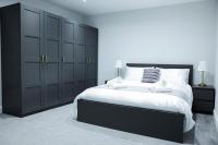 New 1BR Apt - Sleeps 4 - Free parking & Wi-Fi - B&B London