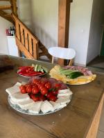 Saint Friday Cottage - Retreat, Garden and Forest - B&B Vâlsăneşti