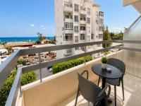 Gardens Coastal Apt by TrulyCyprus - B&B Limassol