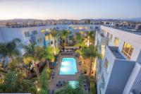 Miracle Mile Apartments - B&B Los Angeles