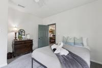 Charming, Cozy, Central & Convenient Home - B&B Dallas