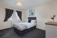 House - Sleeps 10 - Parking - WiFi - Ferienwohnung Barrow in Furness