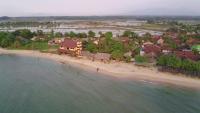 Omah Laut Bondo Jepara - by the beach, direct view of the sea, great base for water sports - Chambres d'hôtes Margokerto