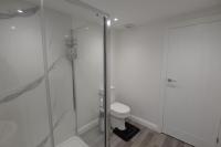 Modern Guest House with Free Parking & Fast Wi-Fi - B&B Flax Bourton