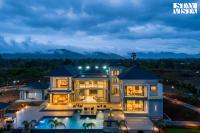 StayVista at Rooted By Frangipani - Pool & BBQ - Chambres d'hôtes Karjat