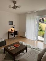 LIV Apartment- Stylish city suite with terrace and parking - B&B Worms