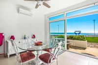 Cheerful Dog-Friendly Villa with Beach Views, Outdoor Pool, Private Patio, & AC - B&B Rosarito