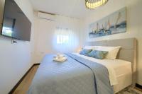 Apartment Hanna with a Private Heated Pool - B&B Krk