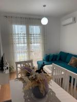 Moni's Comfy Studio APT - Bed and Breakfast Tirana