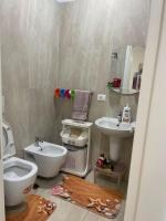 Moni's Comfy Studio APT - Bed and Breakfast Tirana