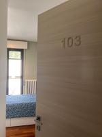 Tweepersoonskamer met 2 Aparte Bedden en Eigen Badkamer