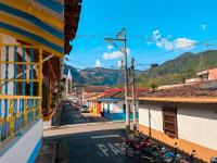 Casa colonial acogedora cerca al parque - B&B Jardín